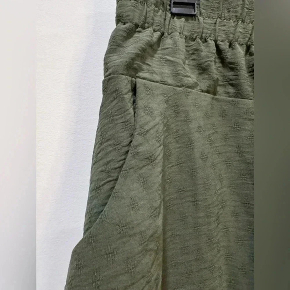 NWT SOHO Apparel Ltd. Green Mini Skirt Size L Elastic Waist Front Pockets - Picture 7 of 10